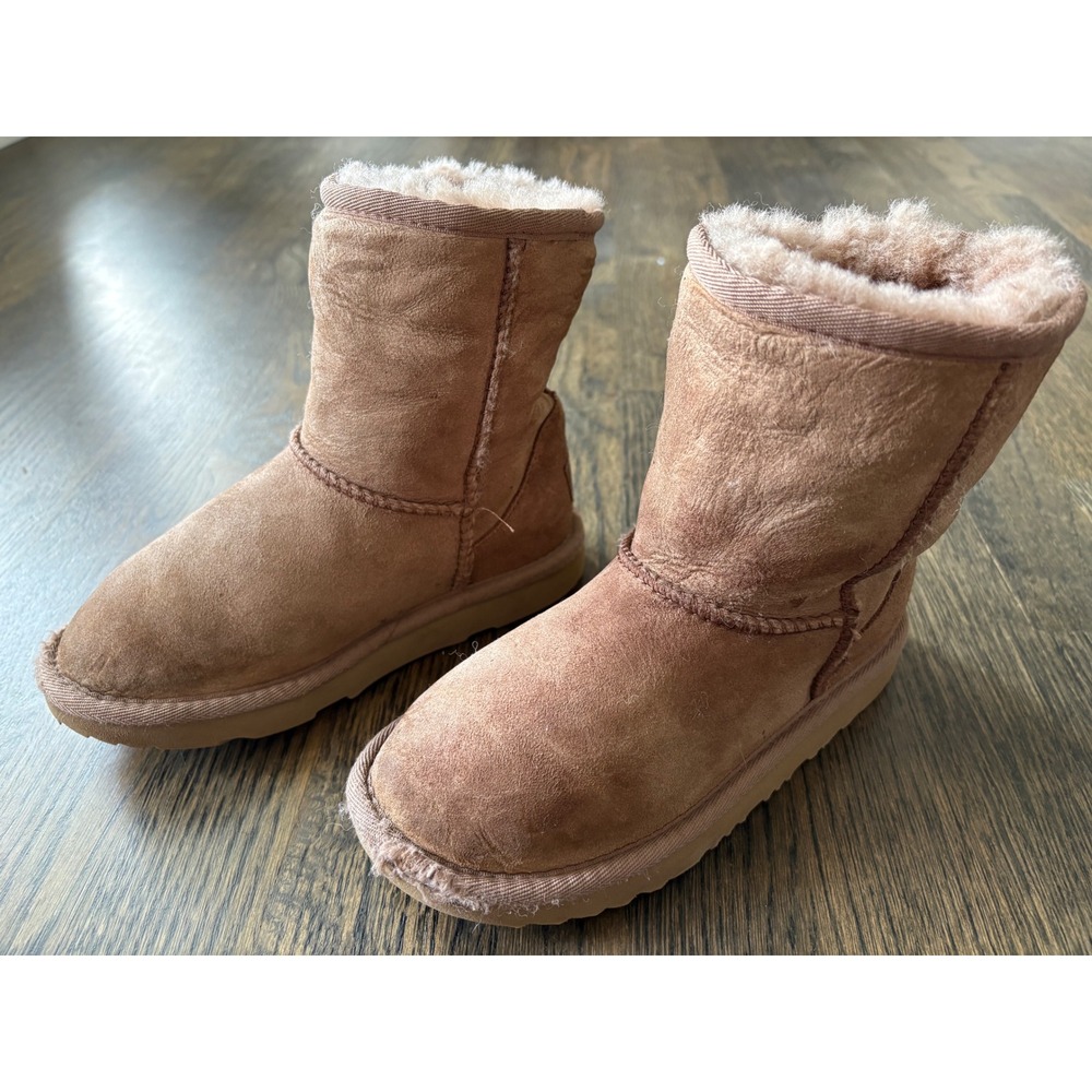 UGG Kids Classic Short II Chestnut Suede Boots 1017703K Size 13 Kids